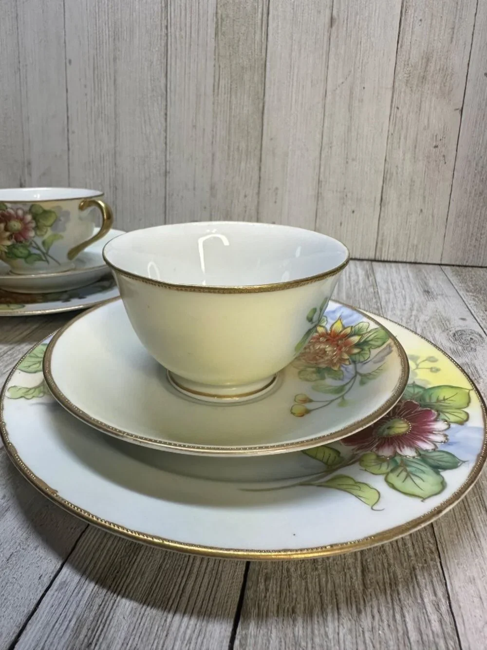 Vintage Shofu China Tea Cups & Saucers Floral Design Gold Rim Japan - Set of 2